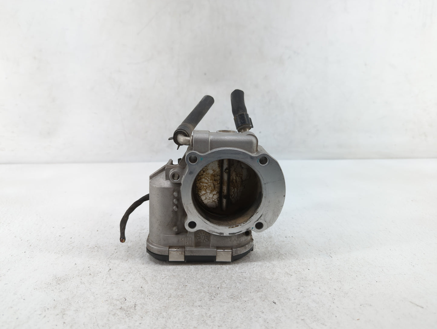 2011-2015 Kia Optima Throttle Body P/N:35100-2G700 Fits Fits 2011 2012 2013 2014 2015 2016 OEM Used Auto Parts - Oemusedauto