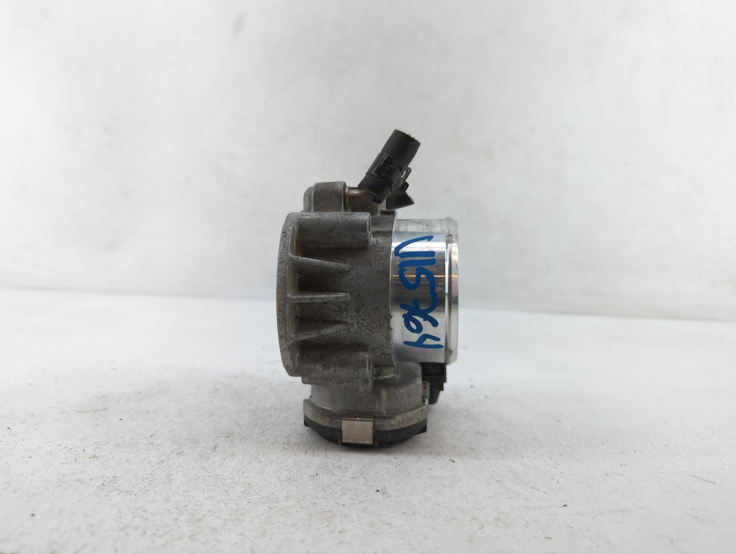 2011-2015 Kia Optima Throttle Body P/N:35100-2G700 Fits Fits 2011 2012 2013 2014 2015 2016 OEM Used Auto Parts - Oemusedauto