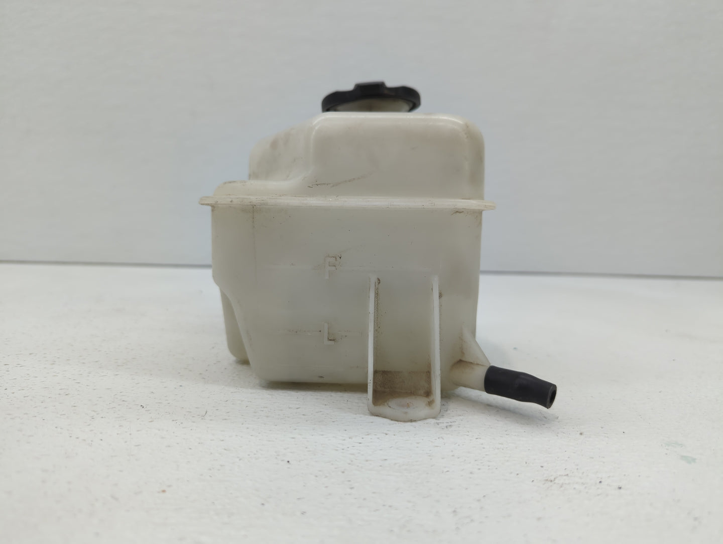 2011-2016 Kia Optima Radiator Coolant Overflow Expansion Tank Bottle - Oemusedautoparts1.com