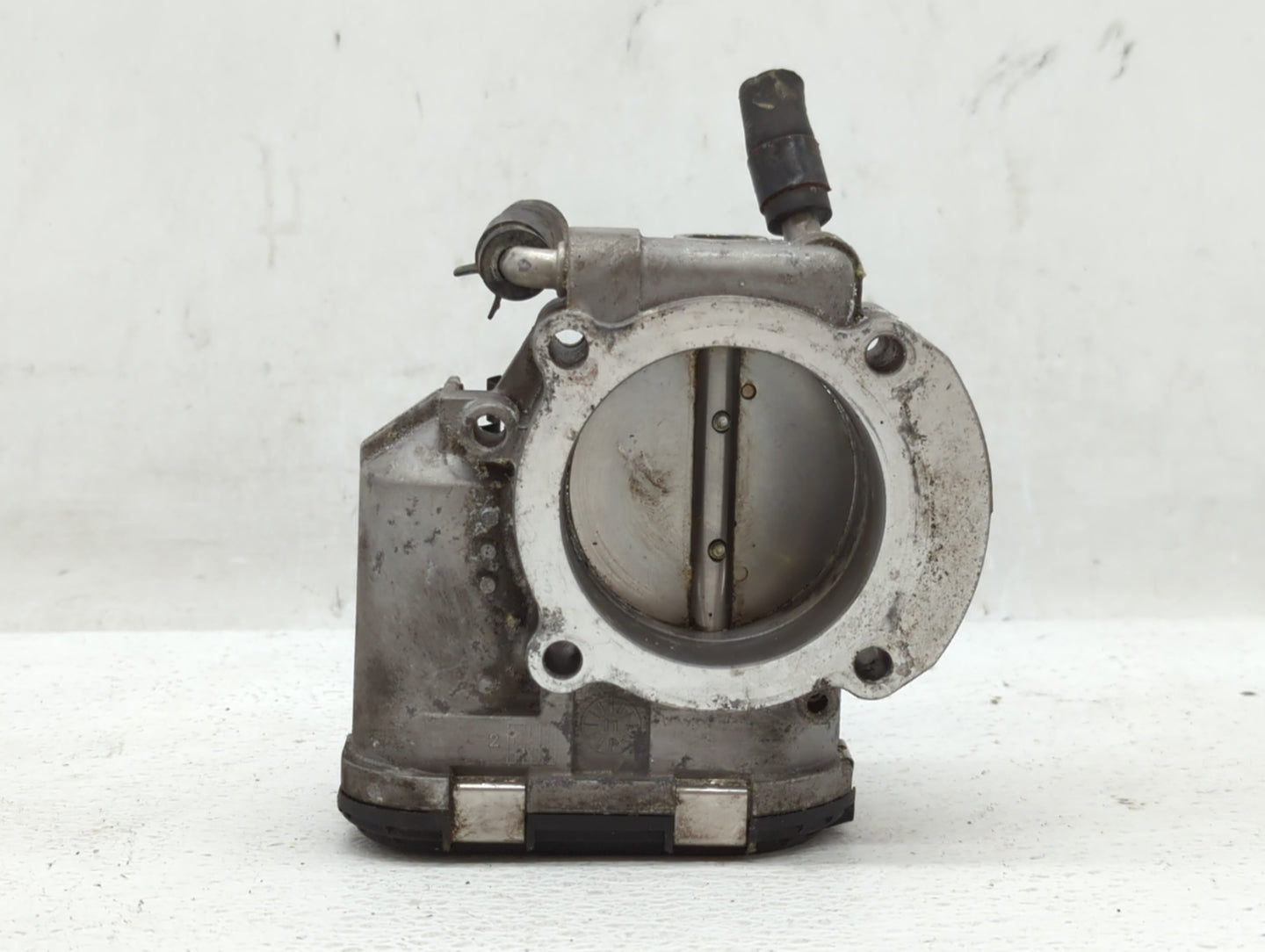 2011-2015 Kia Optima Throttle Body P/N:35100-2G700 Fits Fits 2011 2012 2013 2014 2015 2016 OEM Used Auto Parts - Oemusedauto