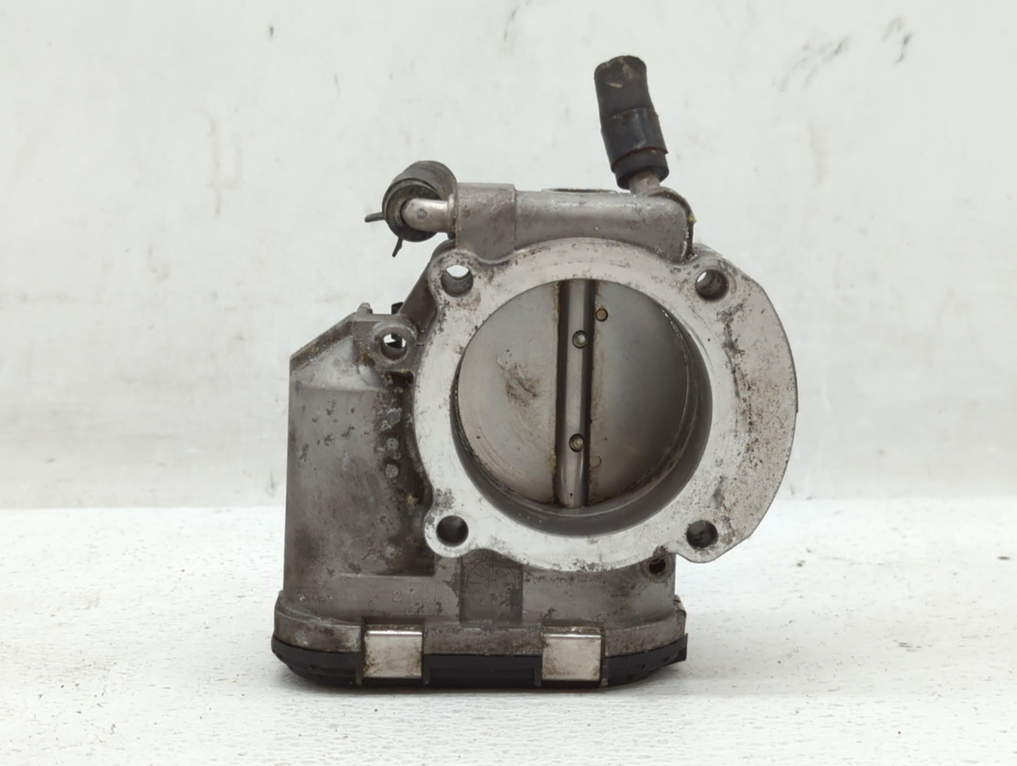 2011-2015 Kia Optima Throttle Body P/N:35100-2G700 Fits Fits 2011 2012 2013 2014 2015 2016 OEM Used Auto Parts - Oemusedauto
