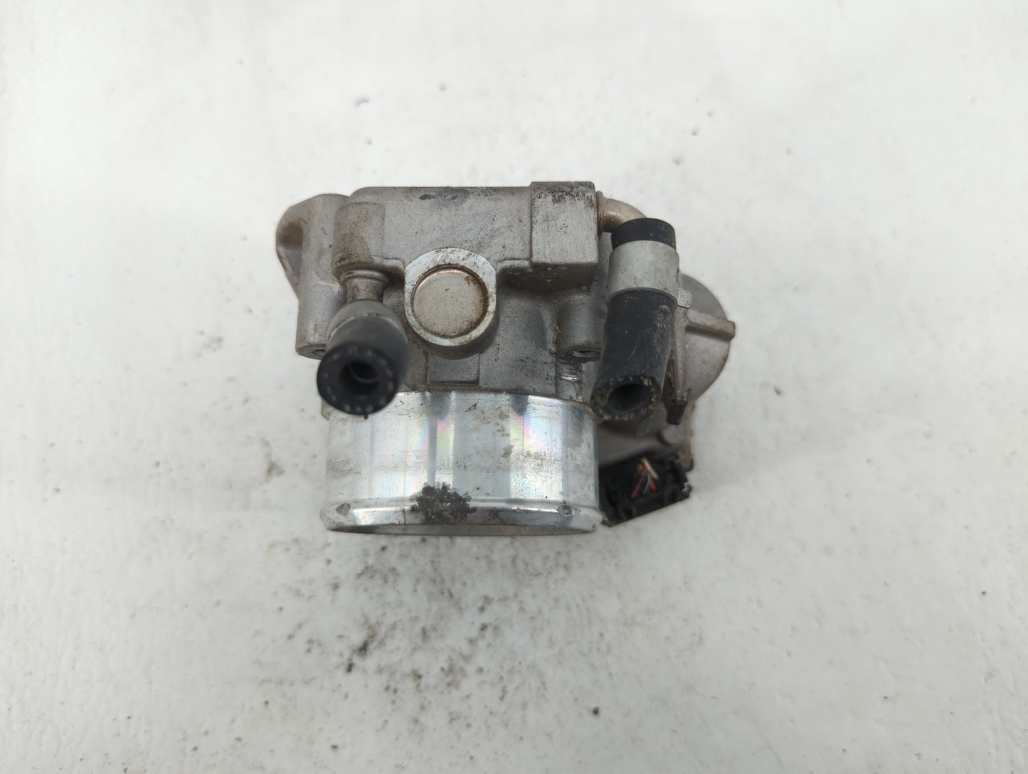 2011-2015 Kia Optima Throttle Body P/N:35100-2G700 Fits Fits 2011 2012 2013 2014 2015 2016 OEM Used Auto Parts - Oemusedauto