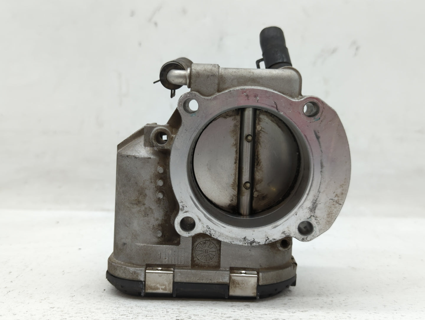 2011-2015 Kia Optima Throttle Body P/N:35100-2G700 Fits Fits 2011 2012 2013 2014 2015 2016 OEM Used Auto Parts - Oemusedauto