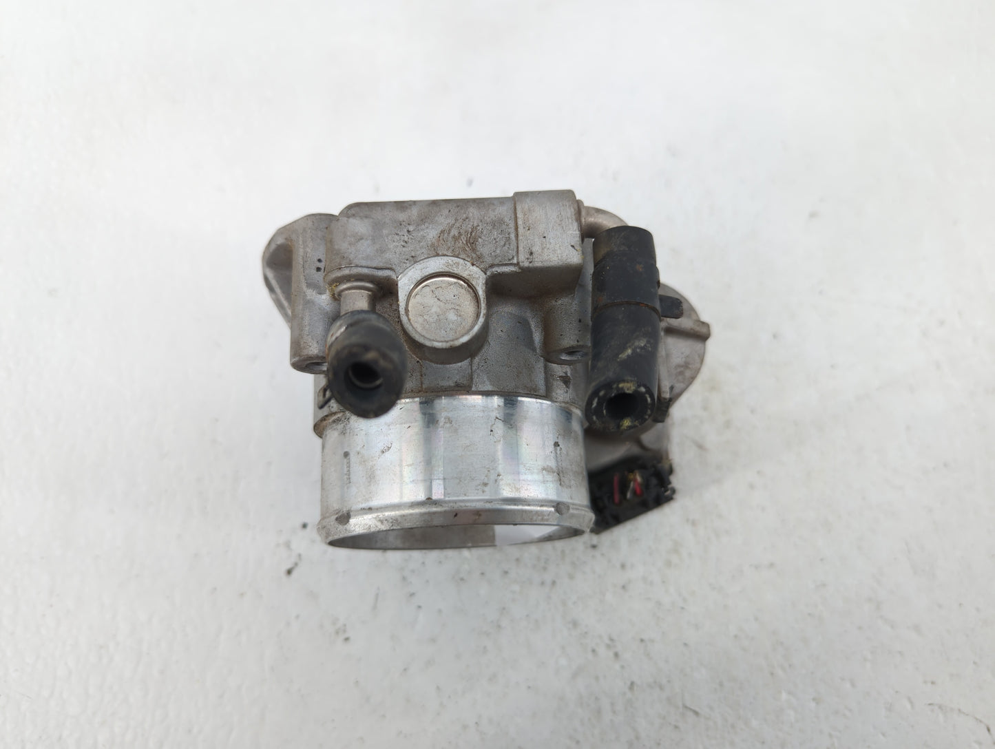 2011-2015 Kia Optima Throttle Body P/N:35100-2G700 Fits Fits 2011 2012 2013 2014 2015 2016 OEM Used Auto Parts - Oemusedauto