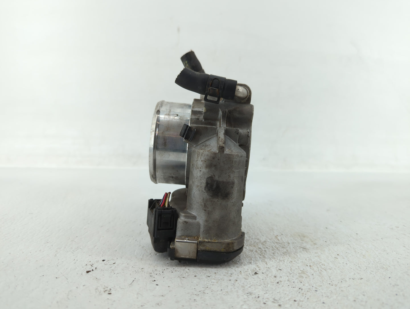 2011-2015 Kia Optima Throttle Body P/N:35100-2G700 Fits Fits 2011 2012 2013 2014 2015 2016 OEM Used Auto Parts - Oemusedauto