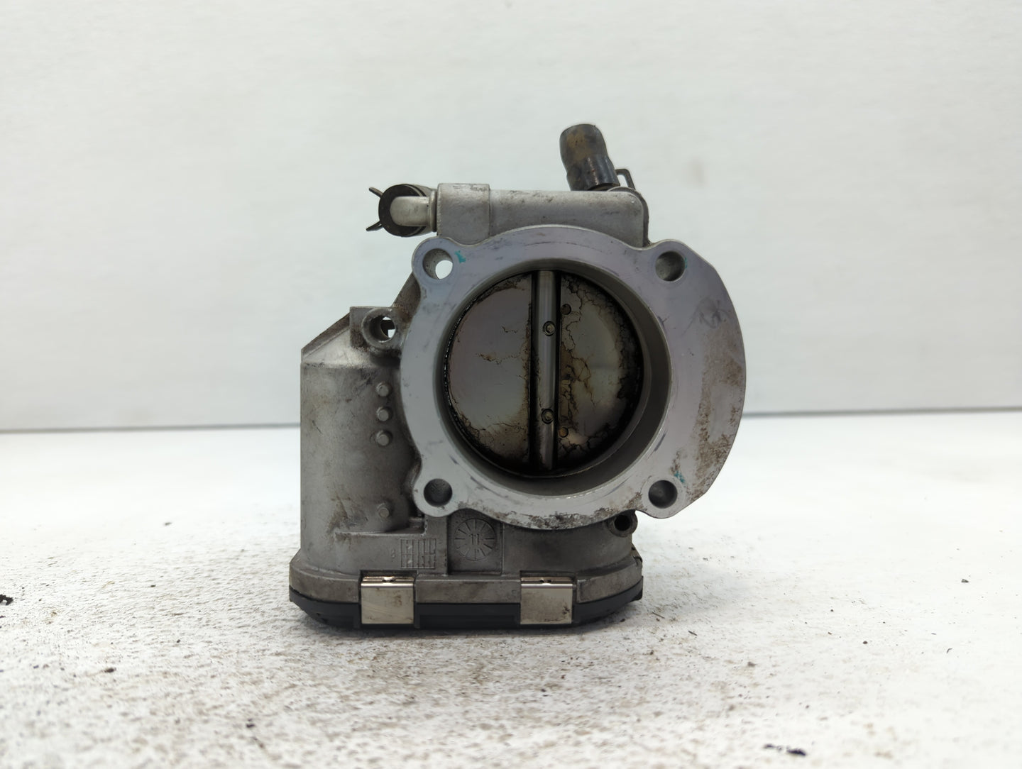 2011-2015 Kia Optima Throttle Body P/N:35100-2G700 Fits Fits 2011 2012 2013 2014 2015 2016 OEM Used Auto Parts - Oemusedauto