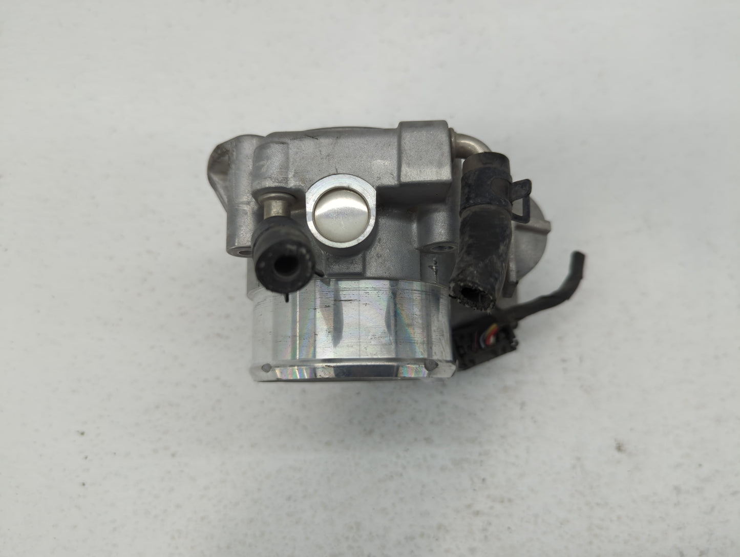 2011-2015 Kia Optima Throttle Body P/N:35100-2G700 Fits Fits 2011 2012 2013 2014 2015 2016 OEM Used Auto Parts - Oemusedauto