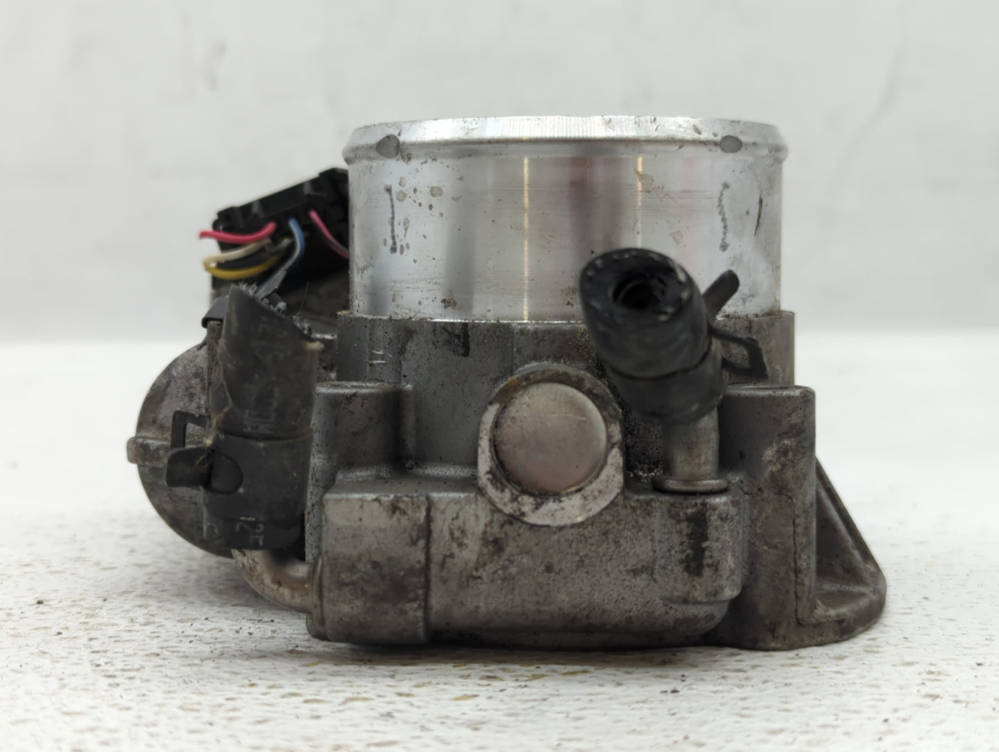 2011-2015 Kia Optima Throttle Body P/N:35100-2G700 Fits Fits 2011 2012 2013 2014 2015 2016 OEM Used Auto Parts - Oemusedauto