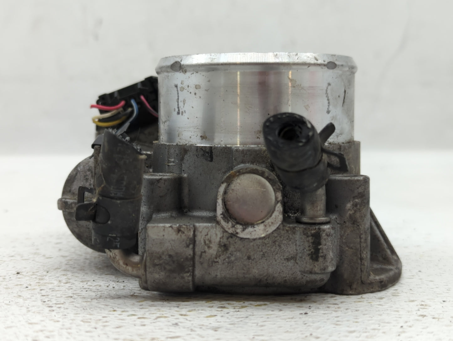 2011-2015 Kia Optima Throttle Body P/N:35100-2G700 Fits Fits 2011 2012 2013 2014 2015 2016 OEM Used Auto Parts - Oemusedauto