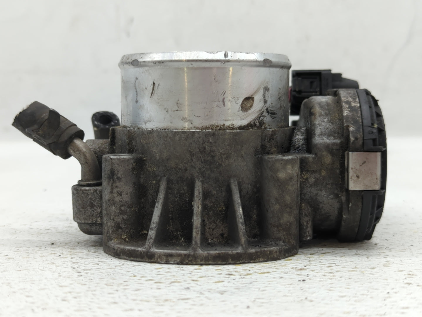 2011-2015 Kia Optima Throttle Body P/N:35100-2G700 Fits Fits 2011 2012 2013 2014 2015 2016 OEM Used Auto Parts - Oemusedauto