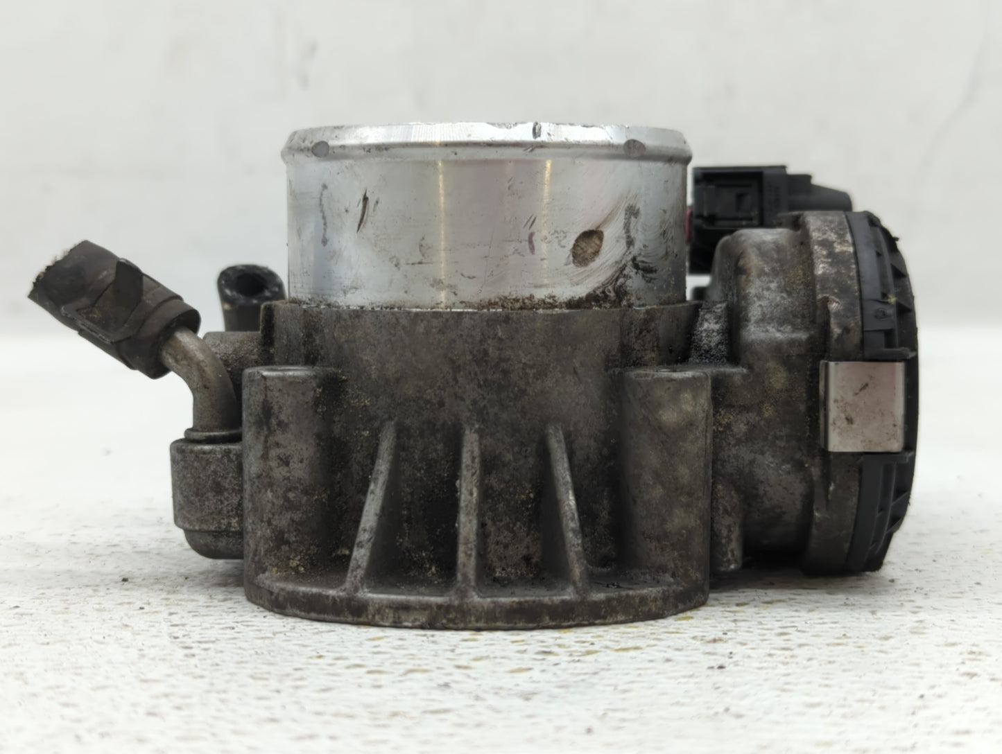 2011-2015 Kia Optima Throttle Body P/N:35100-2G700 Fits Fits 2011 2012 2013 2014 2015 2016 OEM Used Auto Parts - Oemusedauto