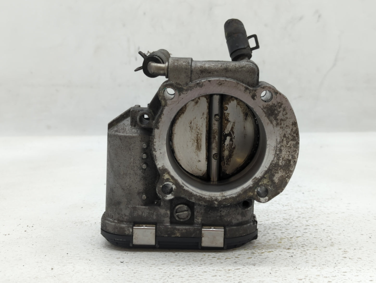 2011-2015 Kia Optima Throttle Body P/N:35100-2G700 Fits Fits 2011 2012 2013 2014 2015 2016 OEM Used Auto Parts - Oemusedauto
