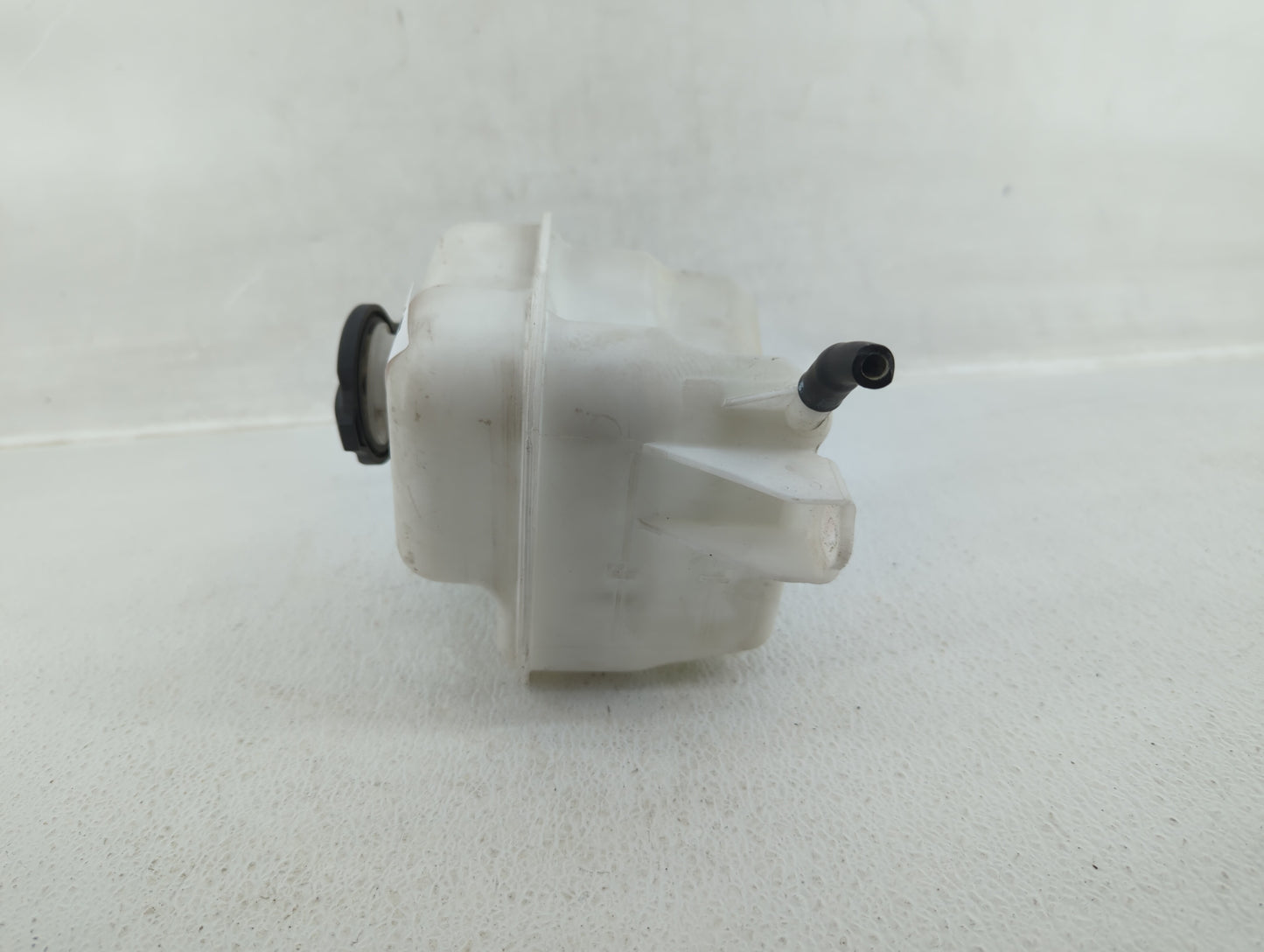 2011-2016 Kia Optima Radiator Coolant Overflow Expansion Tank Bottle 518956 - Oemusedautoparts1.com