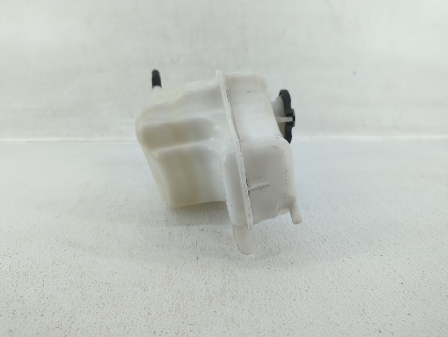 2011-2016 Kia Optima Radiator Coolant Overflow Expansion Tank Bottle - Oemusedautoparts1.com