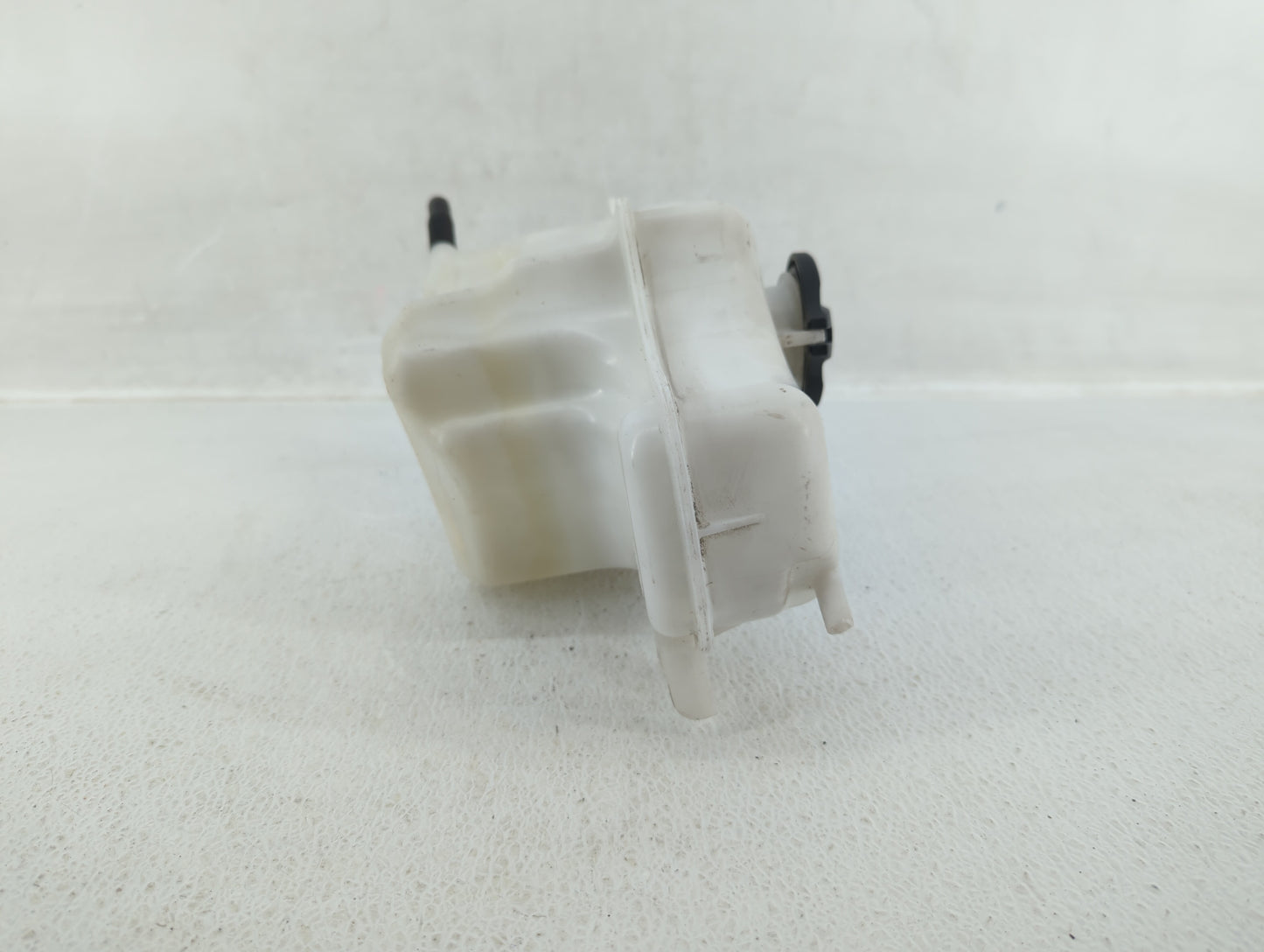 2011-2016 Kia Optima Radiator Coolant Overflow Expansion Tank Bottle - Oemusedautoparts1.com