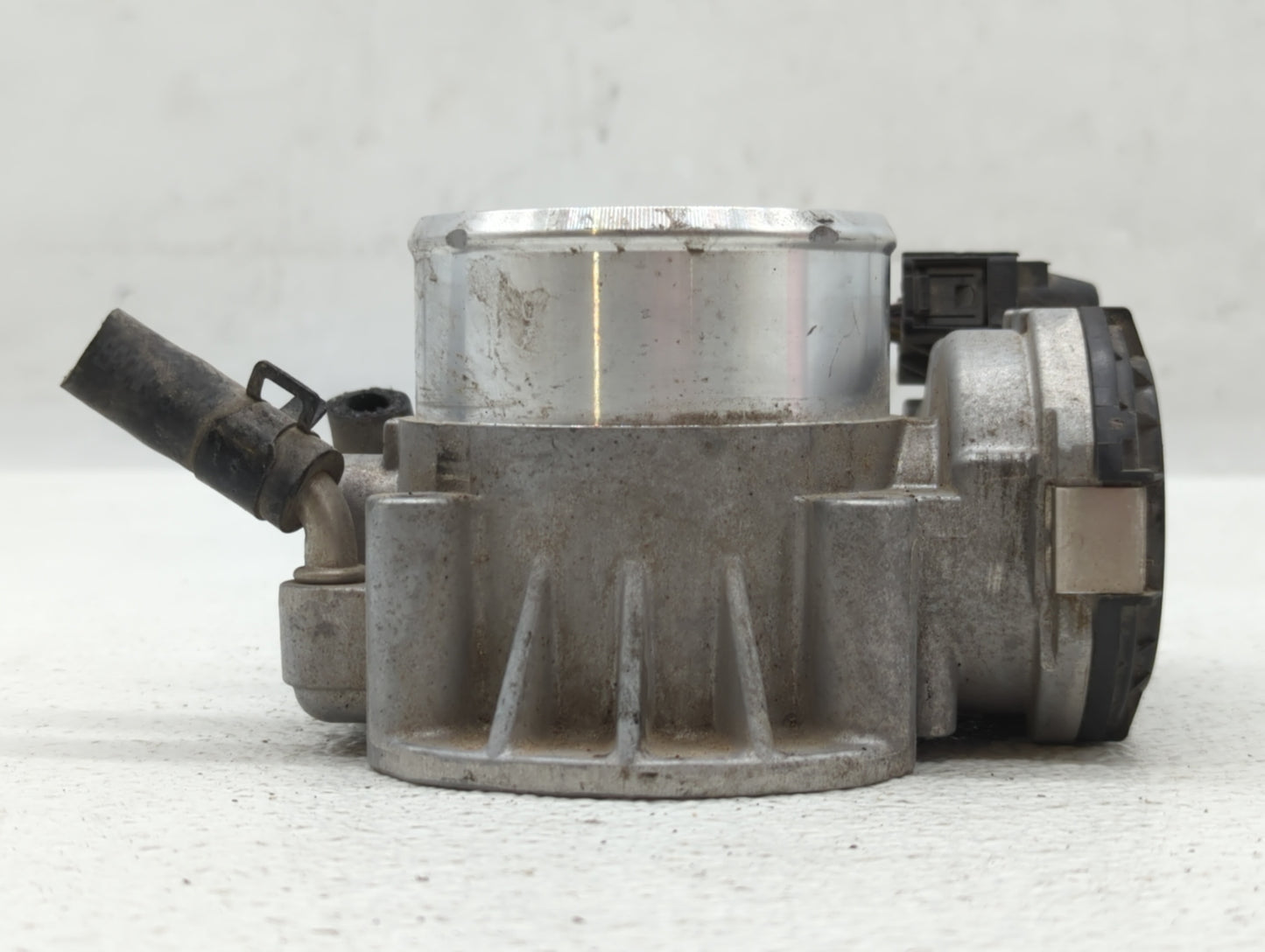 2011-2015 Kia Optima Throttle Body P/N:35100-2G700 Fits Fits 2011 2012 2013 2014 2015 2016 OEM Used Auto Parts - Oemusedauto