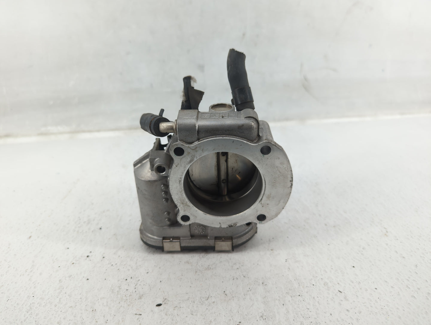 2011-2016 Kia Optima Throttle Body P/N:35100-2G800 Fits Fits 2011 2012 2013 2014 2015 2016 OEM Used Auto Parts - Oemusedauto