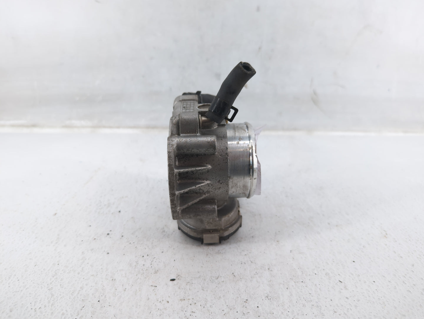 2011-2016 Kia Optima Throttle Body P/N:35100-2G800 Fits Fits 2011 2012 2013 2014 2015 2016 OEM Used Auto Parts - Oemusedauto
