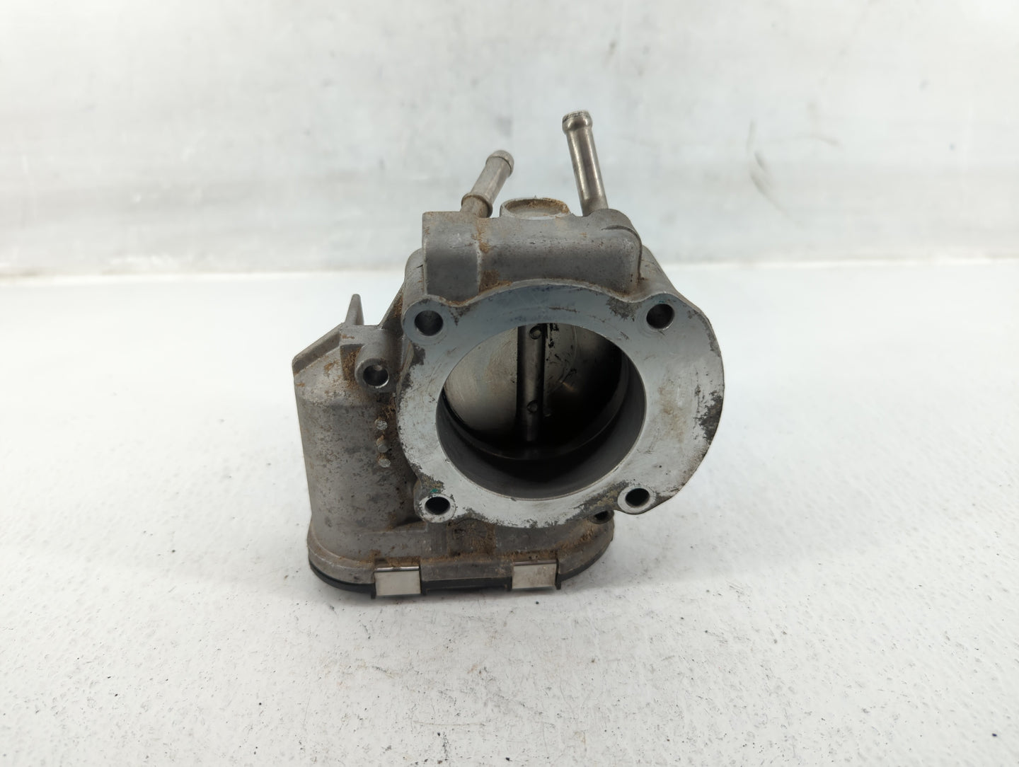 2011-2015 Kia Optima Throttle Body P/N:35100-2G710 Fits Fits 2011 2012 2013 2014 2015 2016 OEM Used Auto Parts - Oemusedauto