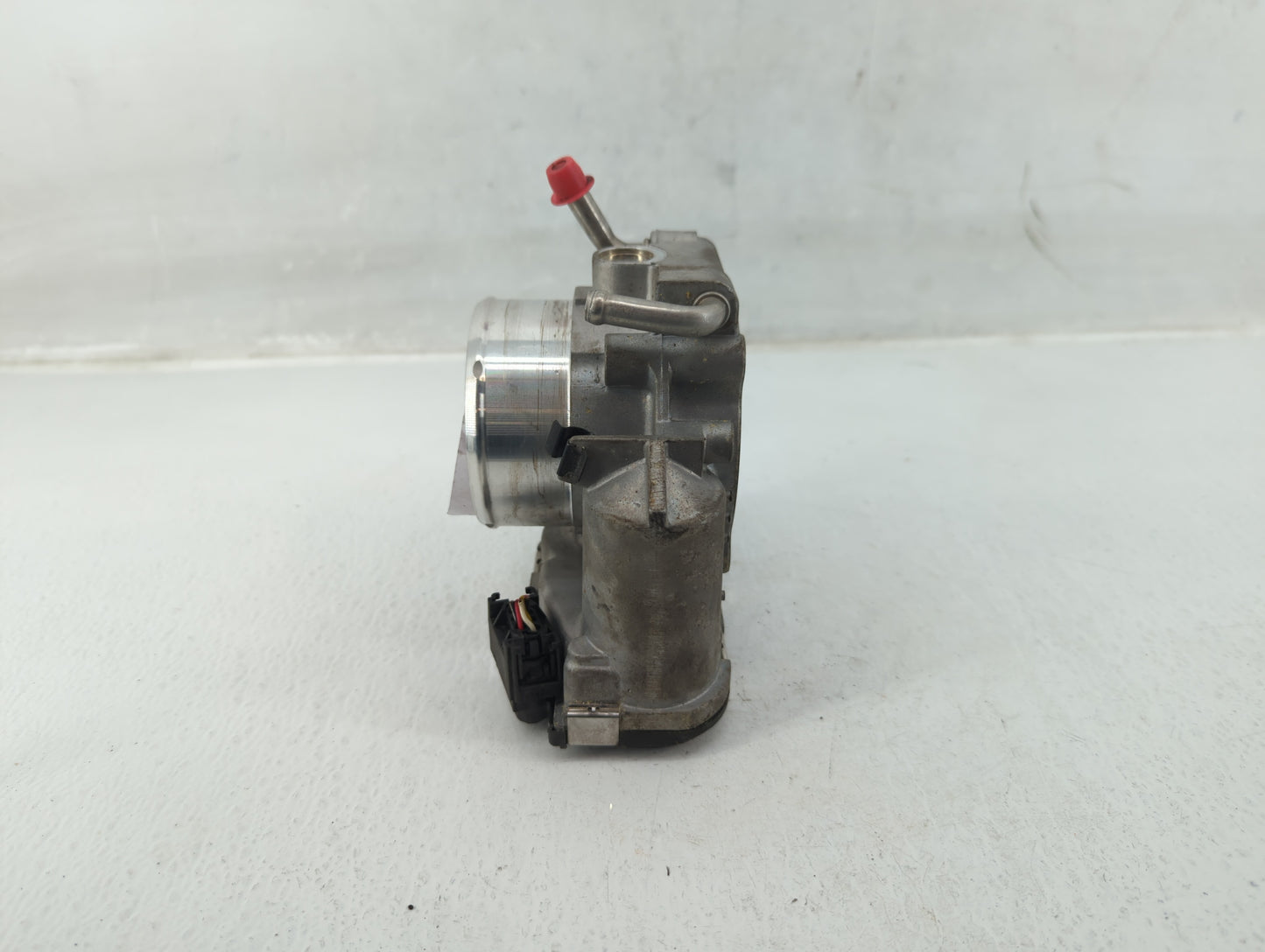 2011-2015 Kia Optima Throttle Body P/N:35100-2G700 Fits Fits 2011 2012 2013 2014 2015 2016 OEM Used Auto Parts - Oemusedauto