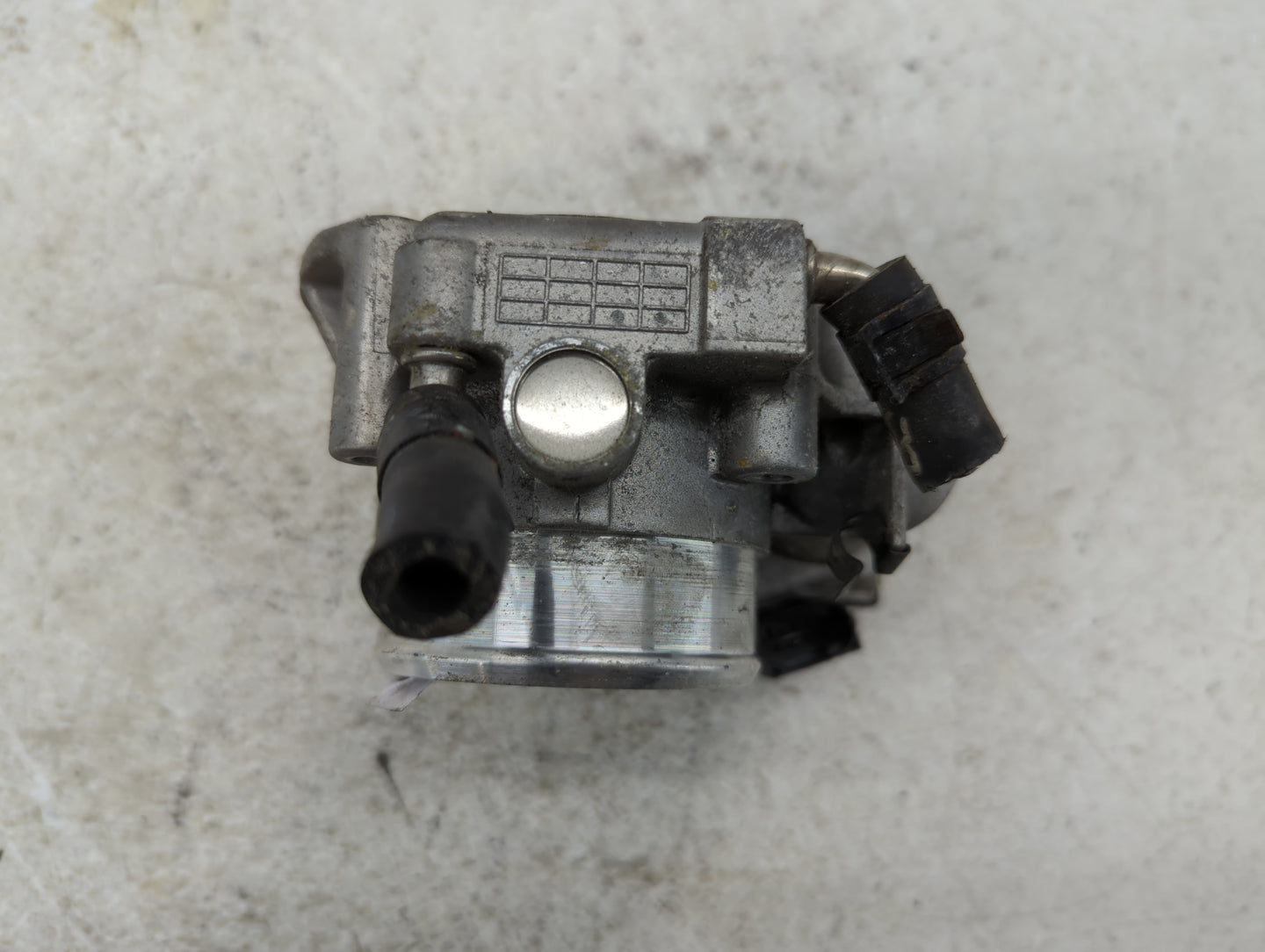 2011-2015 Kia Optima Throttle Body P/N:35100-2G800 Fits Fits 2011 2012 2013 2014 2015 2016 OEM Used Auto Parts - Oemusedauto