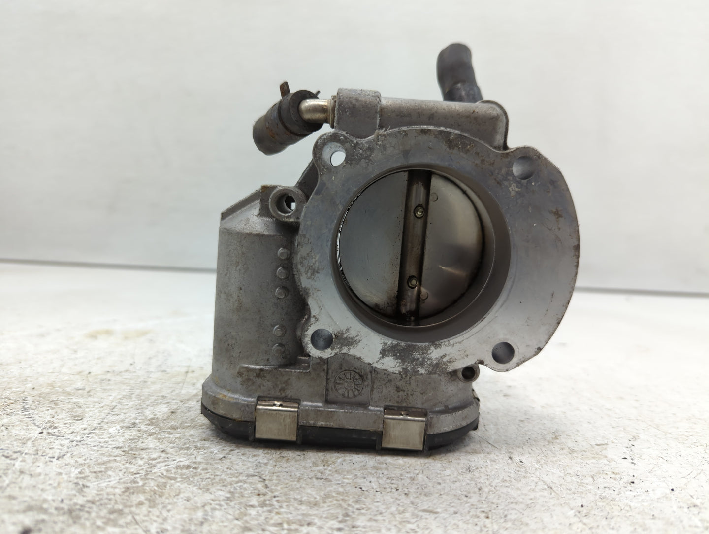 2011-2015 Kia Optima Throttle Body P/N:35100-2G800 Fits Fits 2011 2012 2013 2014 2015 2016 OEM Used Auto Parts - Oemusedauto