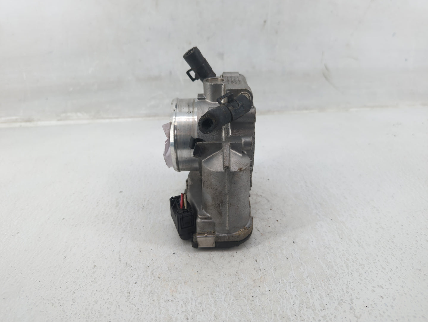 2011-2016 Kia Optima Throttle Body P/N:35100-2G800 Fits Fits 2011 2012 2013 2014 2015 2016 OEM Used Auto Parts - Oemusedauto