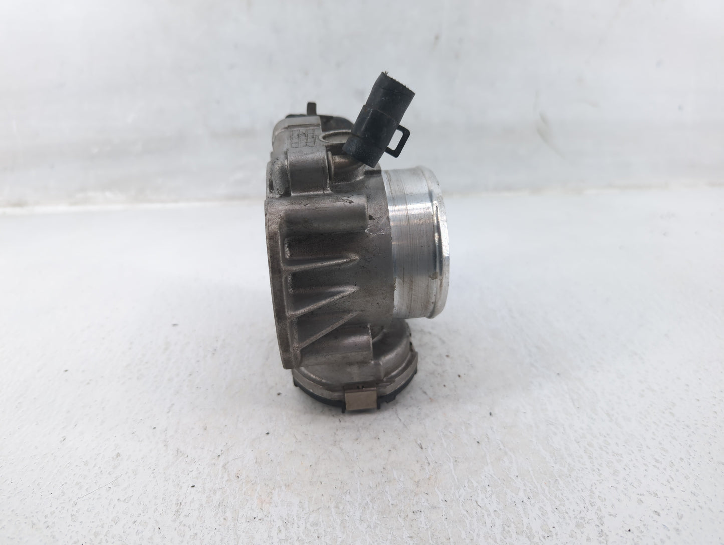 2011-2016 Kia Optima Throttle Body P/N:35100-2G800 Fits Fits 2011 2012 2013 2014 2015 2016 OEM Used Auto Parts - Oemusedauto