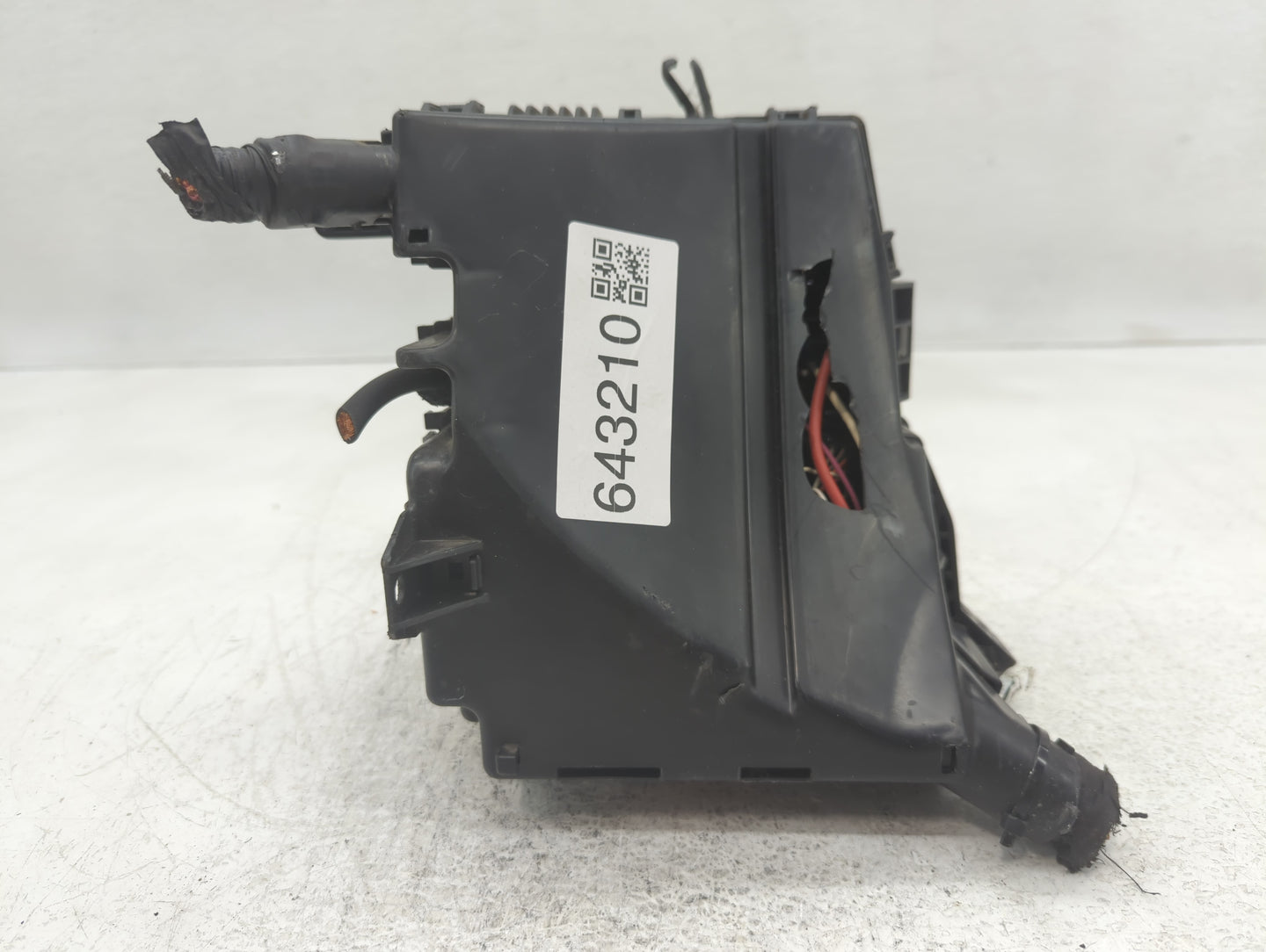 2011-2013 Kia Optima Fusebox Fuse Box Panel Relay Module P/N:VS912004C010M0 Fits Fits 2011 2012 2013 OEM Used Auto Parts - O