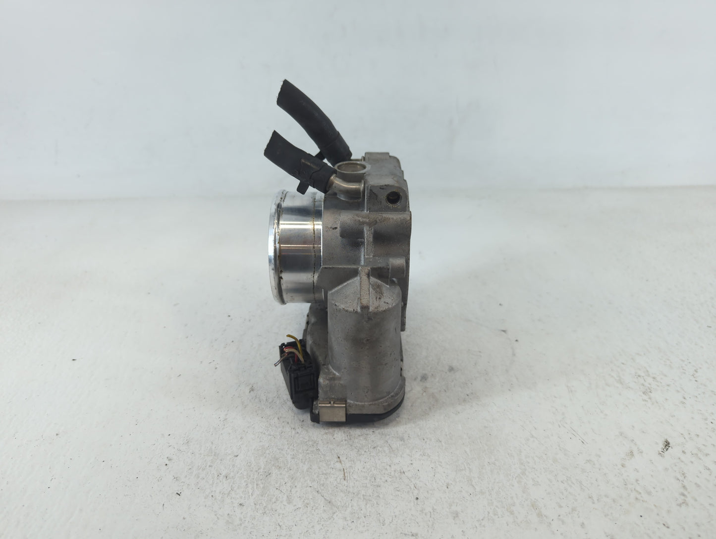 2011-2015 Kia Optima Throttle Body P/N:35100-2G710 Fits Fits 2011 2012 2013 2014 2015 2016 OEM Used Auto Parts - Oemusedauto