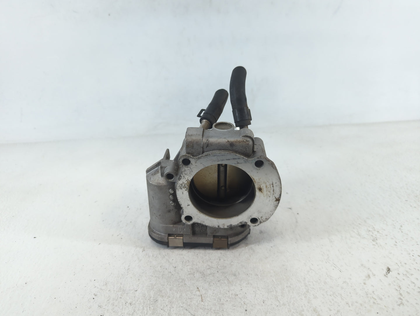 2011-2015 Kia Optima Throttle Body P/N:35100-2G710 Fits Fits 2011 2012 2013 2014 2015 2016 OEM Used Auto Parts - Oemusedauto