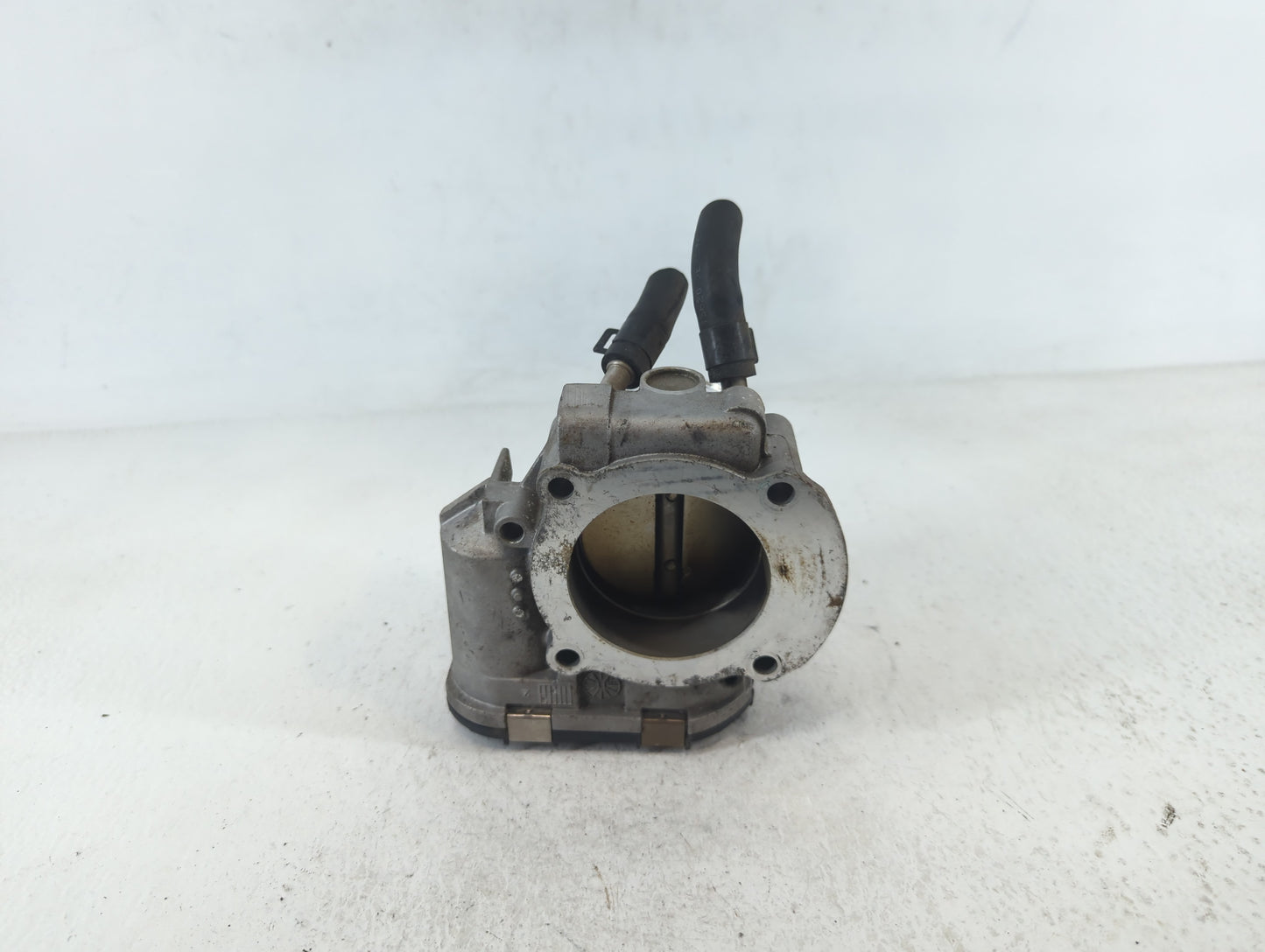 2011-2015 Kia Optima Throttle Body P/N:35100-2G710 Fits Fits 2011 2012 2013 2014 2015 2016 OEM Used Auto Parts - Oemusedauto