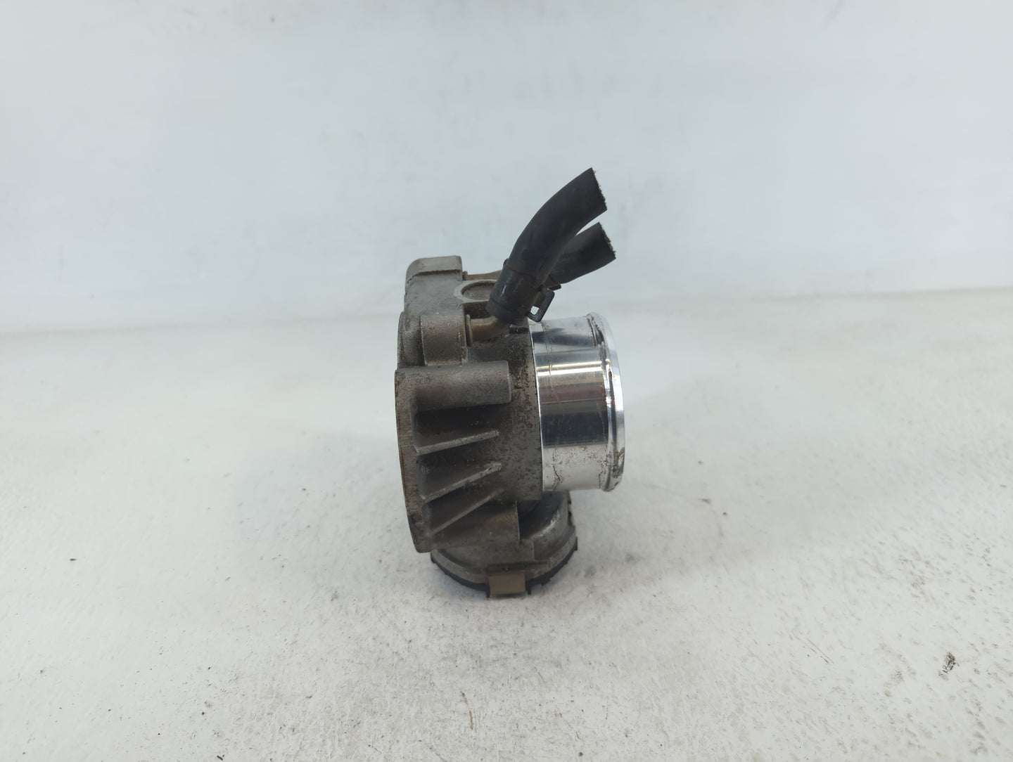 2011-2015 Kia Optima Throttle Body P/N:35100-2G710 Fits Fits 2011 2012 2013 2014 2015 2016 OEM Used Auto Parts - Oemusedauto