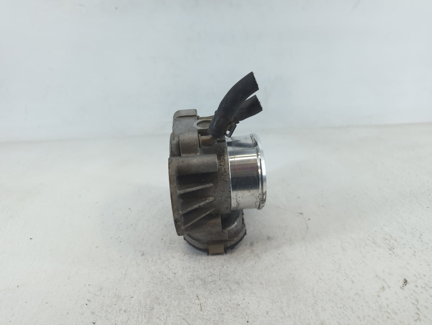 2011-2015 Kia Optima Throttle Body P/N:35100-2G710 Fits Fits 2011 2012 2013 2014 2015 2016 OEM Used Auto Parts - Oemusedauto