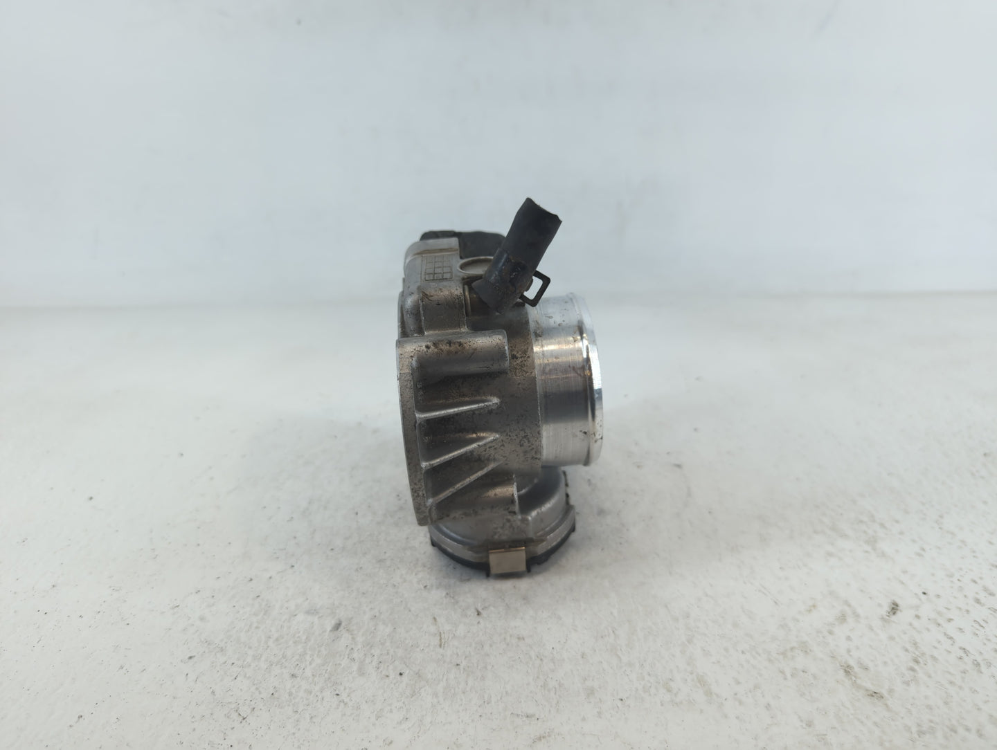 2011-2016 Kia Optima Throttle Body P/N:35100-2G800 Fits Fits 2011 2012 2013 2014 2015 2016 OEM Used Auto Parts - Oemusedauto