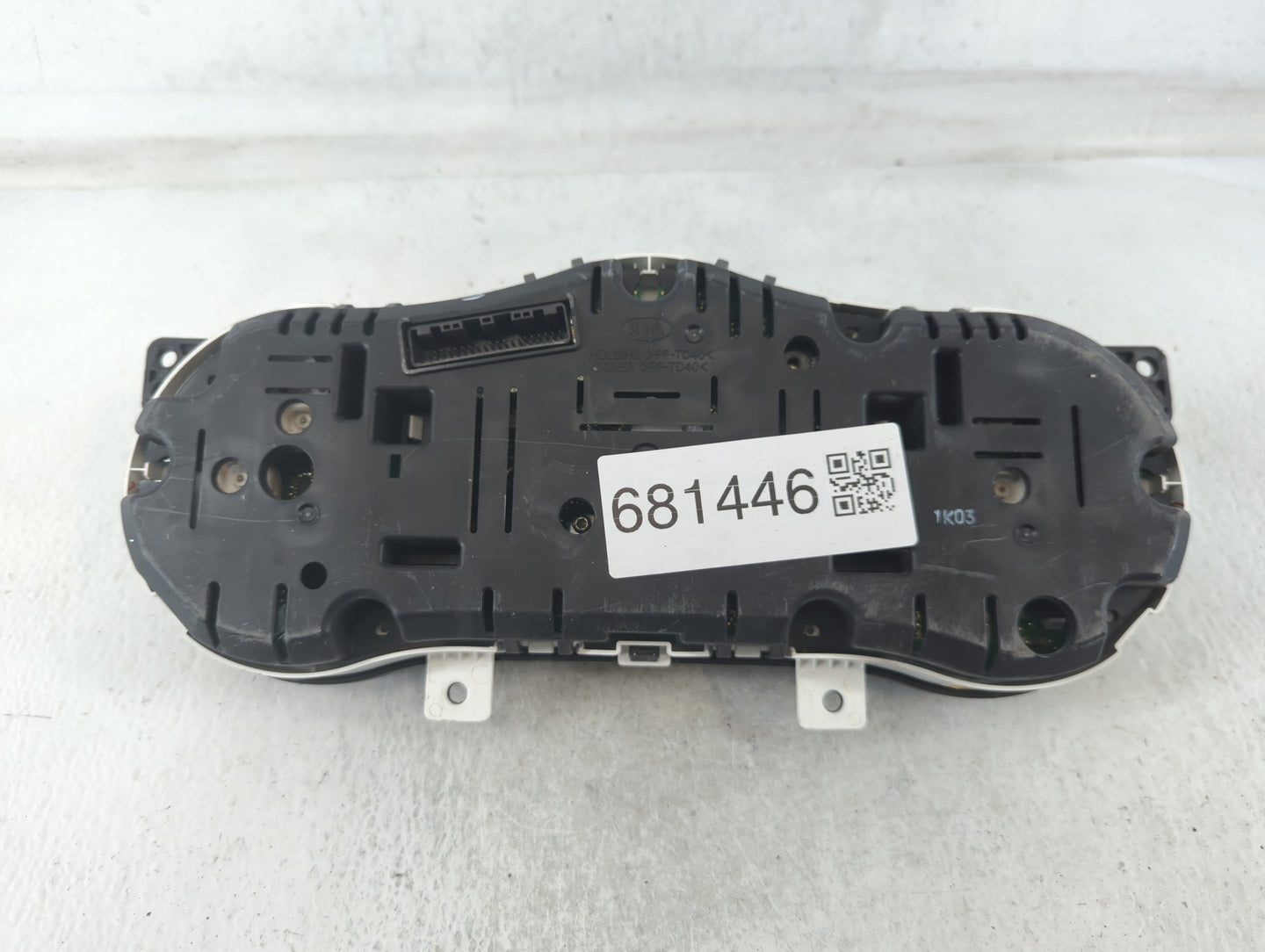 2012-2013 Kia Optima Instrument Cluster Speedometer Gauges P/N:94001-2T322 Fits Fits 2012 2013 OEM Used Auto Parts - Oemused