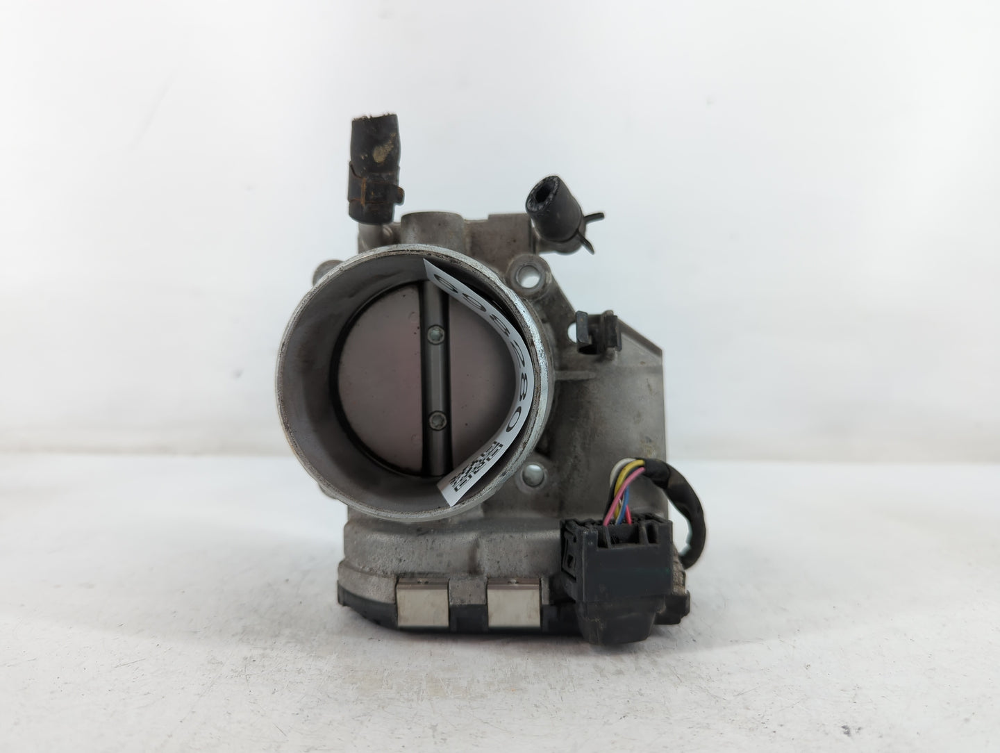 2011-2015 Kia Optima Throttle Body P/N:35100-2G700 Fits Fits 2011 2012 2013 2014 2015 2016 OEM Used Auto Parts - Oemusedauto
