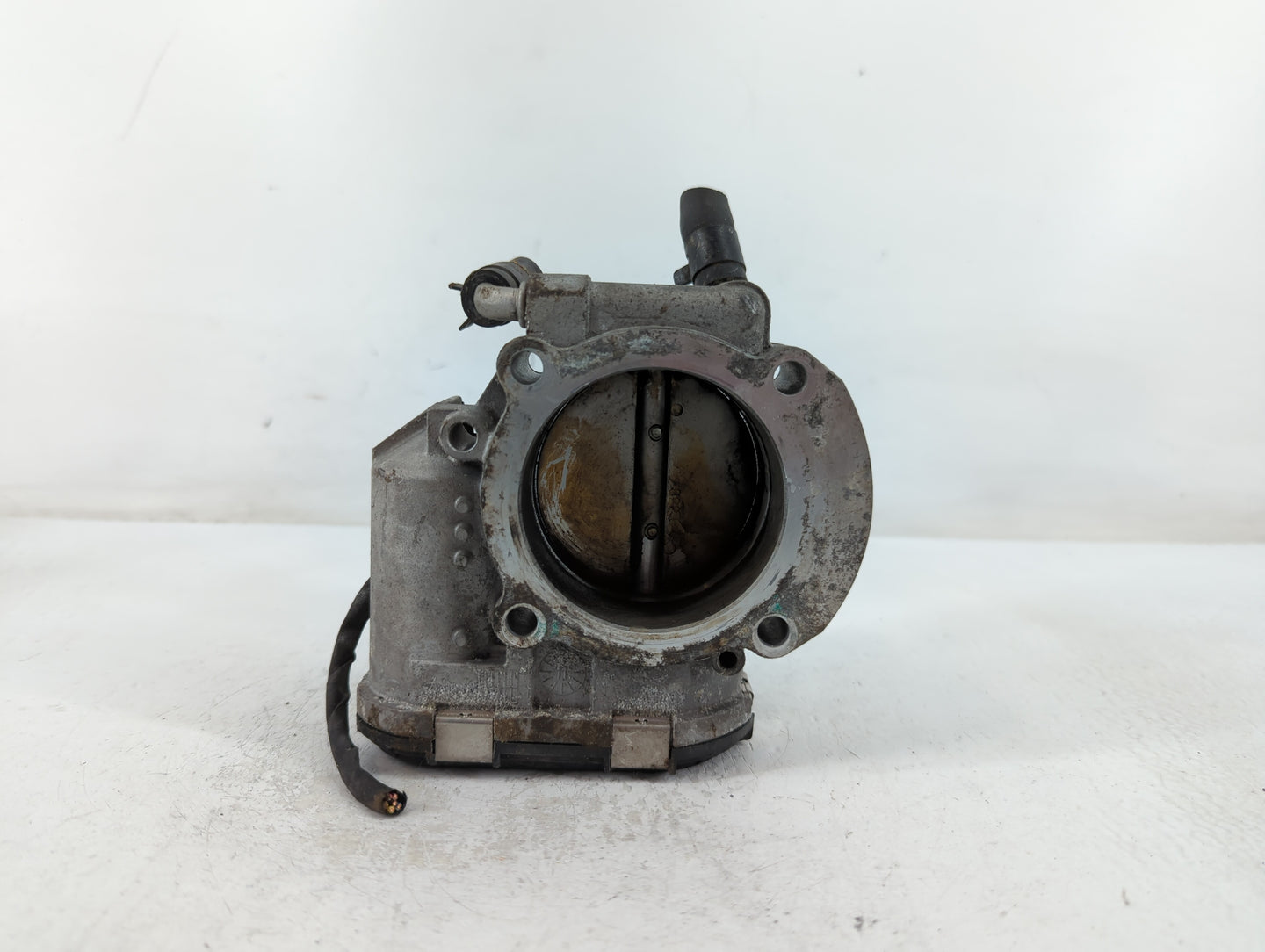2011-2015 Kia Optima Throttle Body P/N:35100-2G700 Fits Fits 2011 2012 2013 2014 2015 2016 OEM Used Auto Parts - Oemusedauto