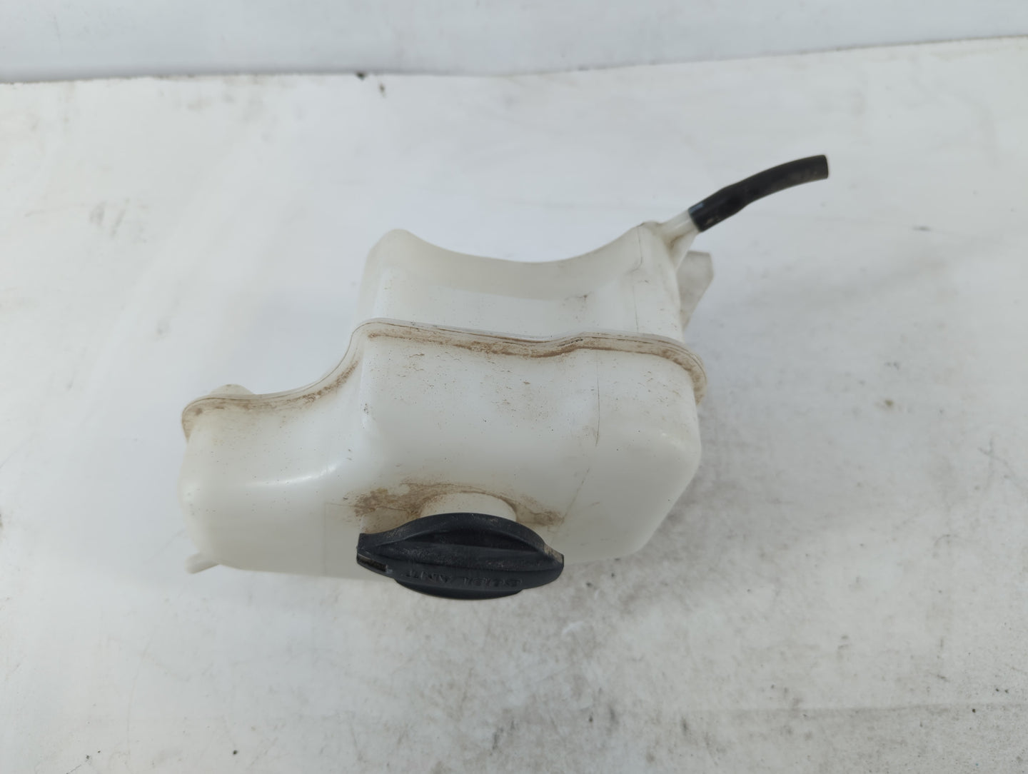 2011-2015 Kia Optima Windshield Washer Fluid Reservoir Bottle Oem - Oemusedautoparts1.com