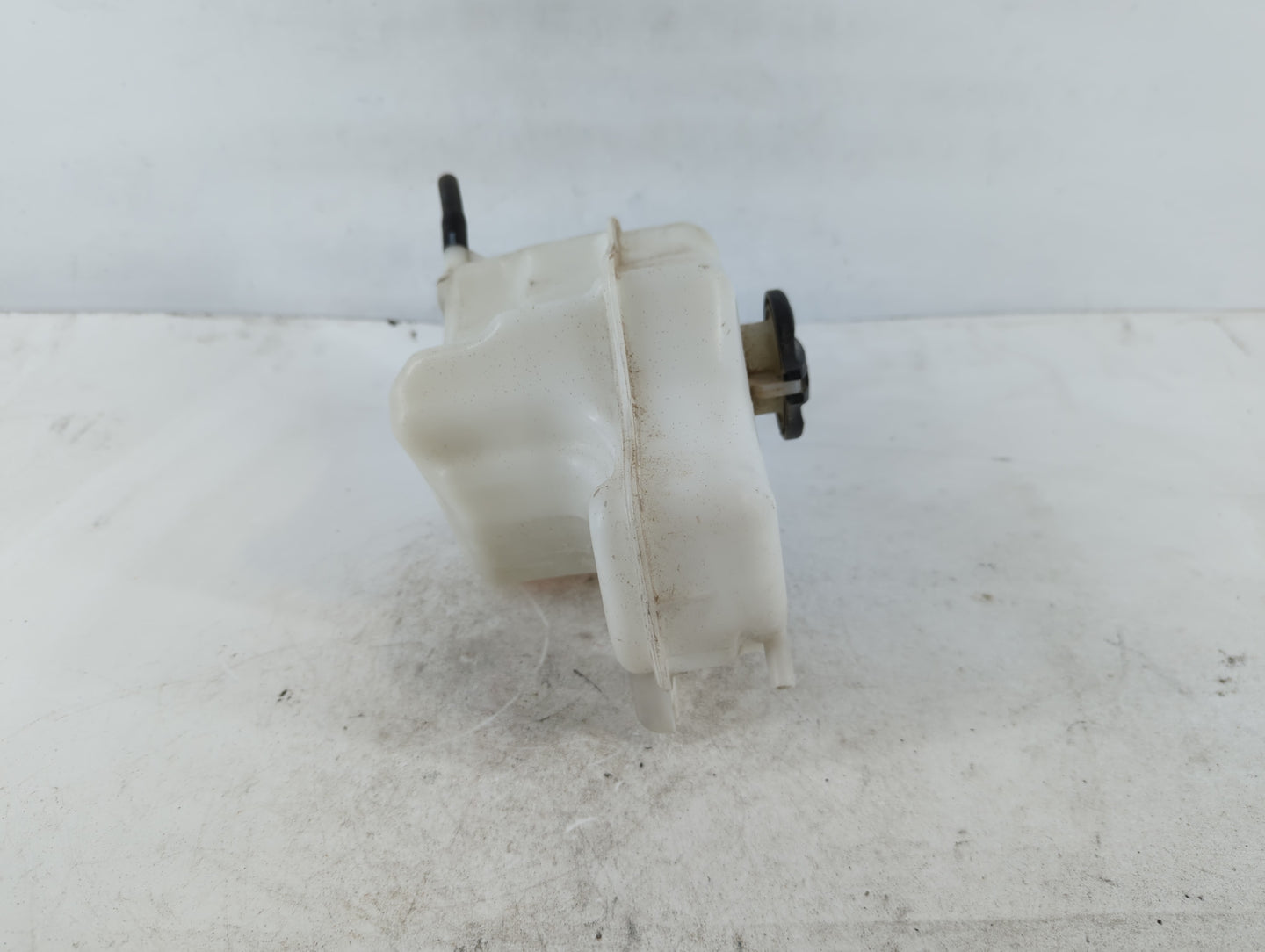 2011-2015 Kia Optima Windshield Washer Fluid Reservoir Bottle Oem - Oemusedautoparts1.com