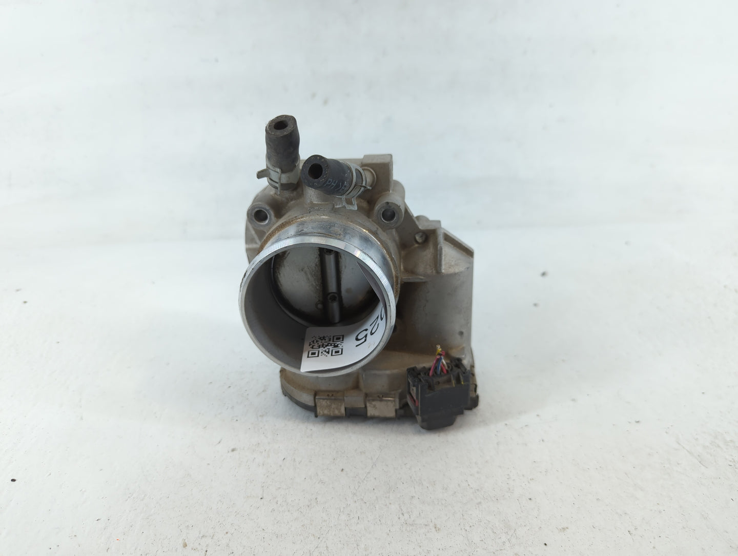 2011-2015 Kia Optima Throttle Body P/N:35100-2G710 Fits Fits 2011 2012 2013 2014 2015 2016 OEM Used Auto Parts - Oemusedauto