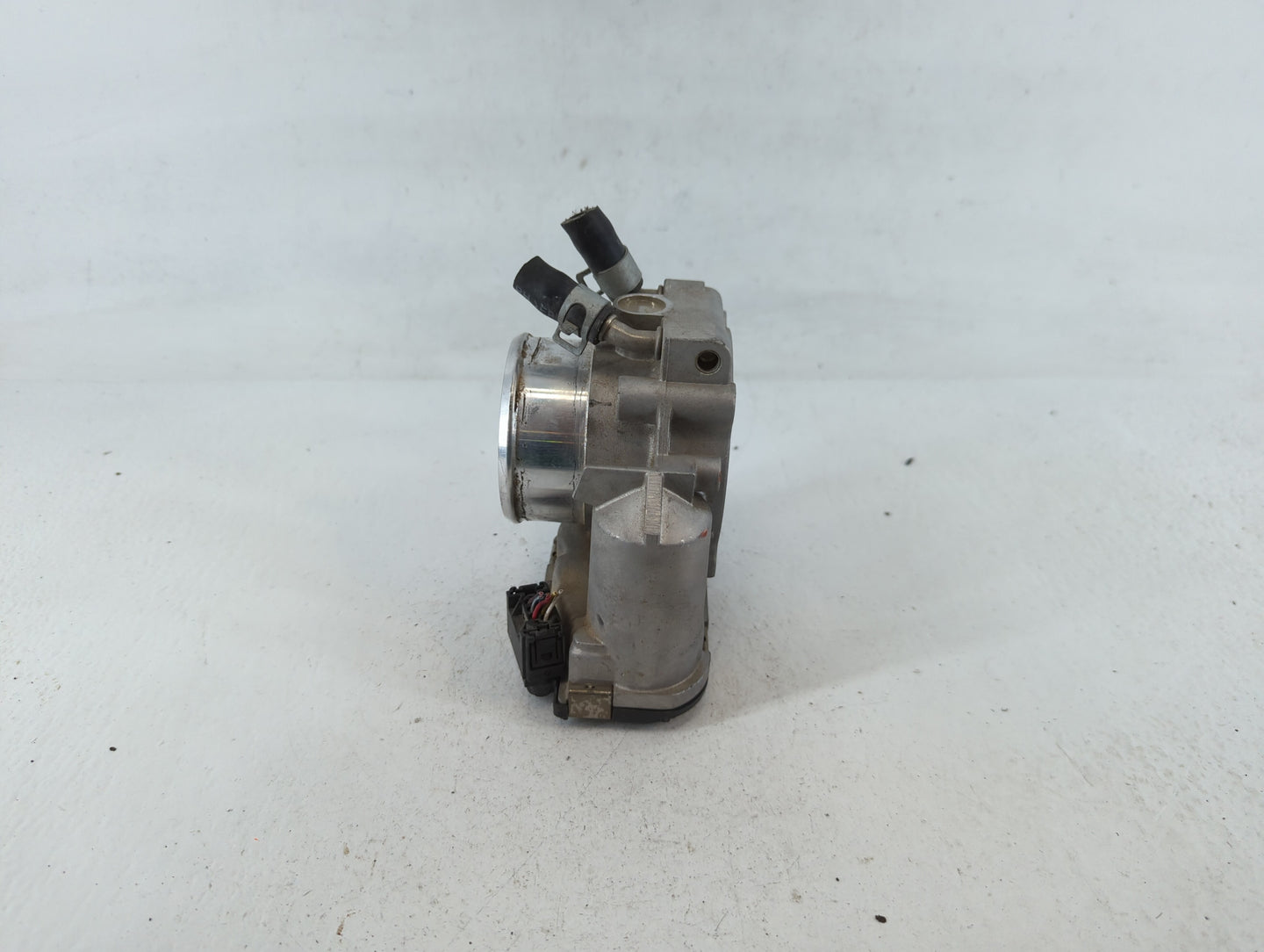 2011-2015 Kia Optima Throttle Body P/N:35100-2G710 Fits Fits 2011 2012 2013 2014 2015 2016 OEM Used Auto Parts - Oemusedauto