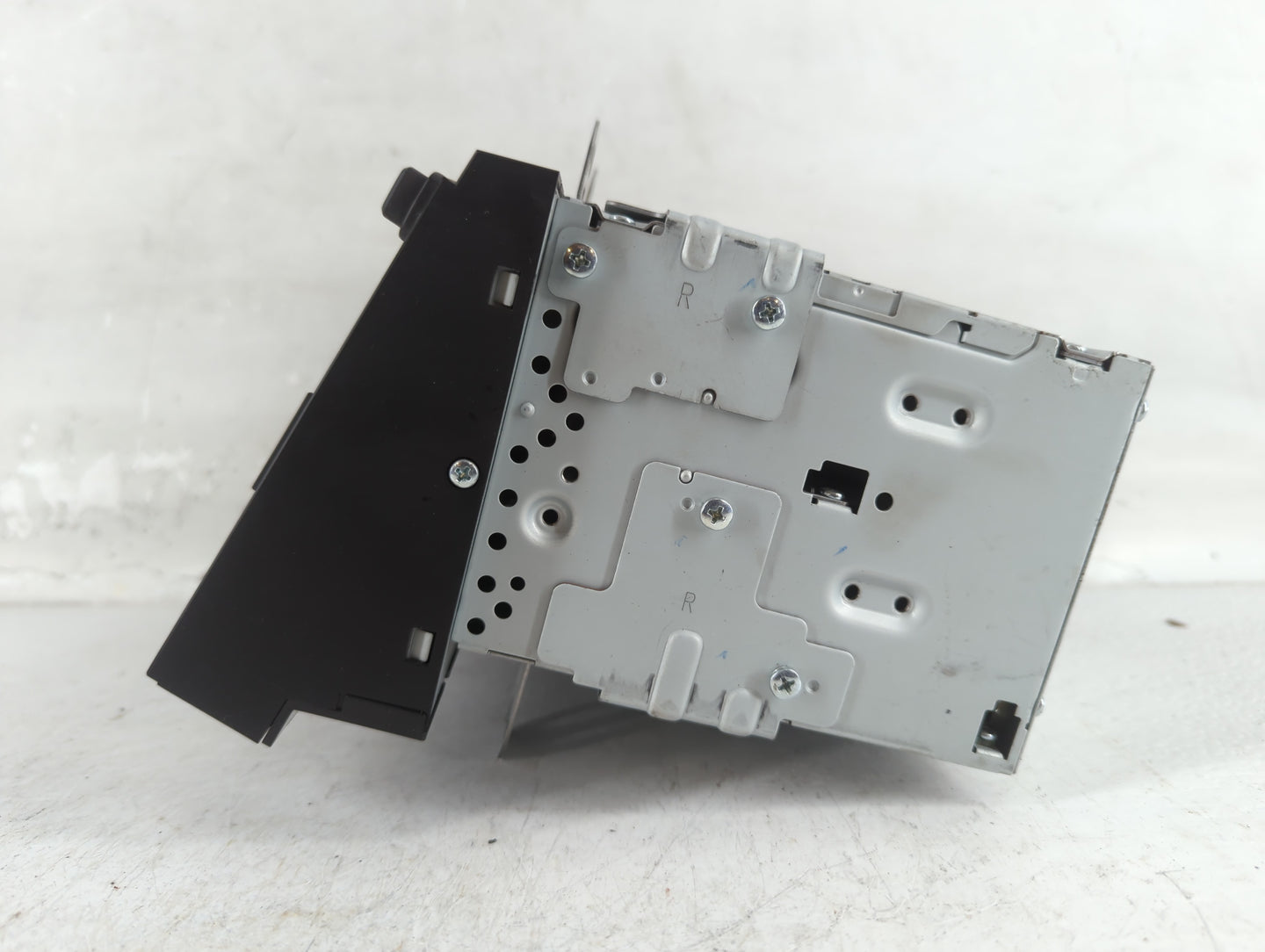 2011-2013 Kia Optima Radio AM FM Cd Player Receiver Replacement P/N:96560-2T202CA Fits Fits 2011 2012 2013 OEM Used Auto Par