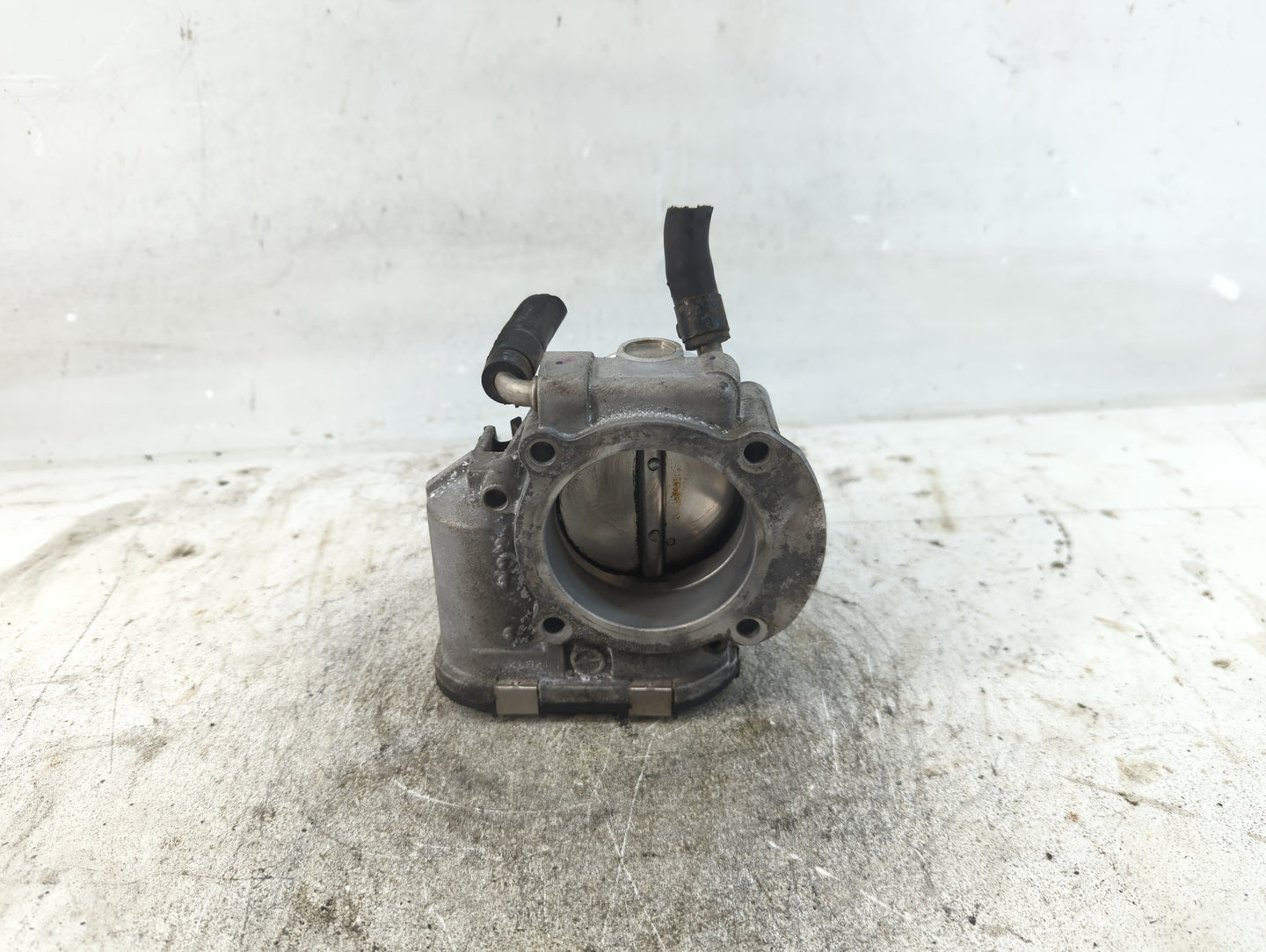2011-2015 Kia Optima Throttle Body P/N:35100-2G700 Fits Fits 2011 2012 2013 2014 2015 2016 OEM Used Auto Parts - Oemusedauto