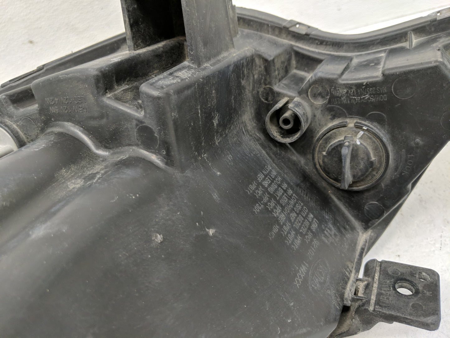 2012-2017 Kia Rio Passenger Right Oem Head Light Headlight Lamp - Oemusedautoparts1.com