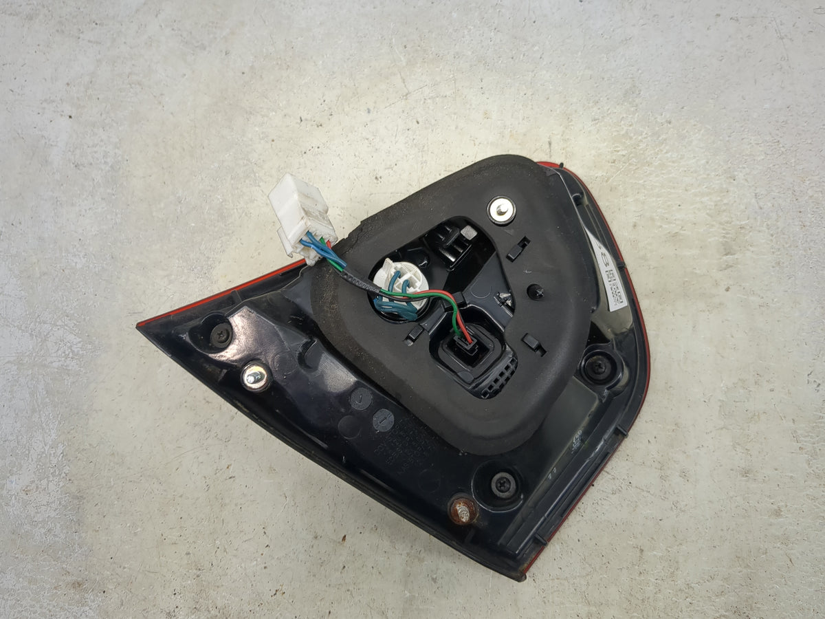 2012-2017 Kia Rio Passenger Right Side Deck Lid Mounted Tail Light 1513558 - Oemusedautoparts1.com