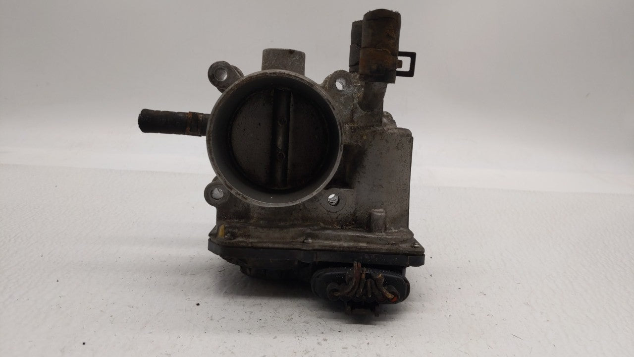 2012-2019 Kia Rio Throttle Body P/N:35100-2B300 Fits Fits 2012 2013 2014 2015 2016 2017 2018 2019 OEM Used Auto Parts - Oemu