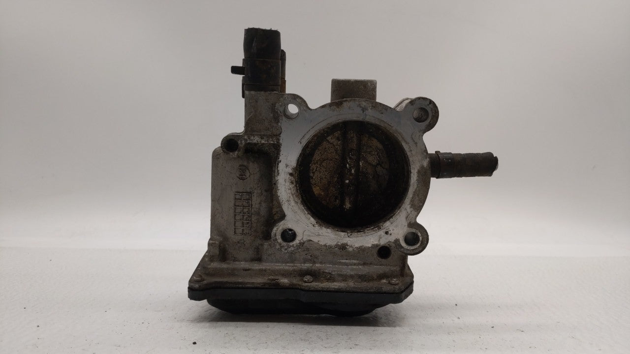 2012-2019 Kia Rio Throttle Body P/N:35100-2B300 Fits Fits 2012 2013 2014 2015 2016 2017 2018 2019 OEM Used Auto Parts - Oemu