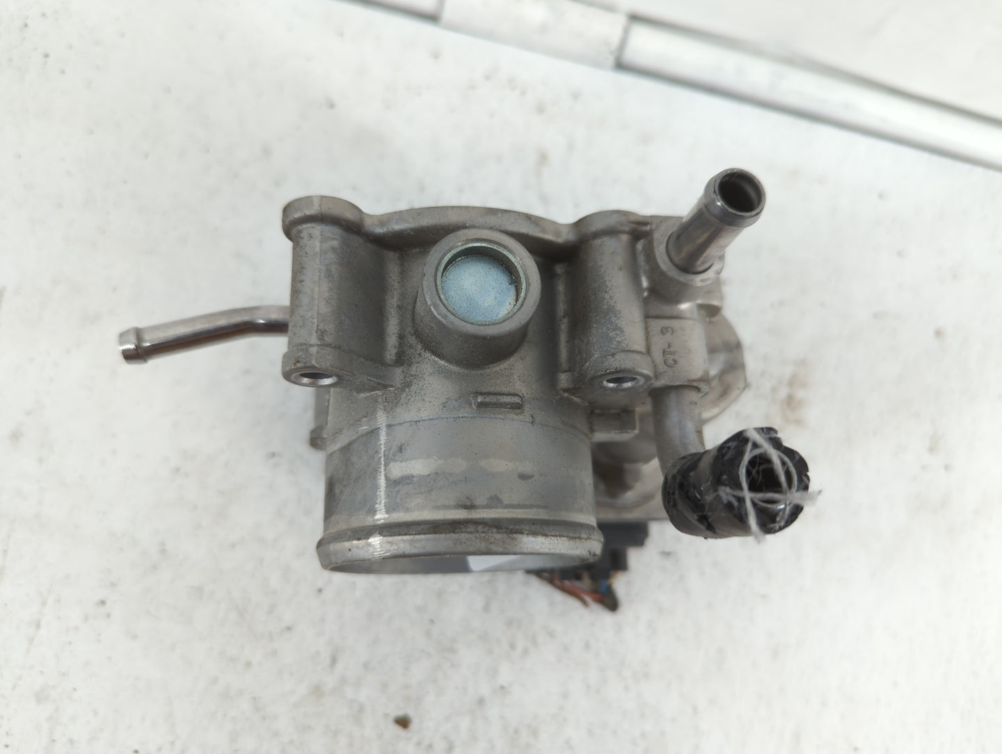 2012-2019 Kia Rio Throttle Body P/N:35100-2B300 Fits Fits 2012 2013 2014 2015 2016 2017 2018 2019 OEM Used Auto Parts - Oemu