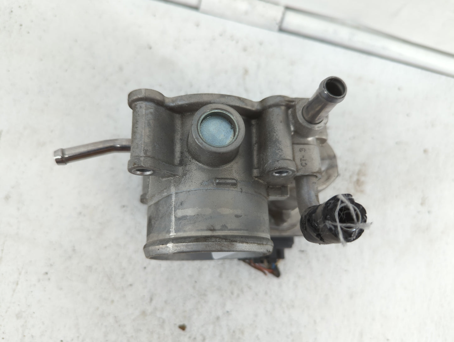 2012-2019 Kia Rio Throttle Body P/N:35100-2B300 Fits Fits 2012 2013 2014 2015 2016 2017 2018 2019 OEM Used Auto Parts - Oemu